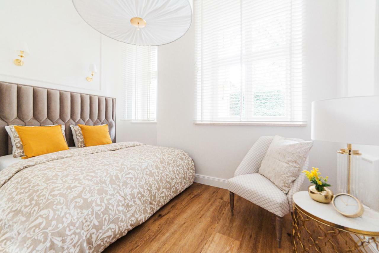 Apartament Golden Place Краков Экстерьер фото